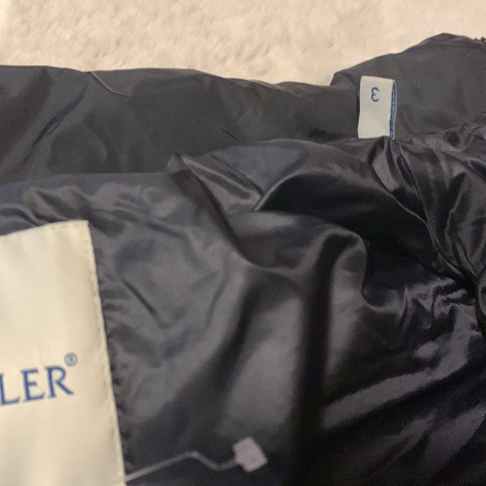 ⭐️Moncler Ruffle Sleeve puffer jacket - Picture 8 of 11